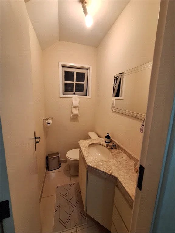 Casa à venda com 5 quartos, sendo 3 suítes, no condomínio Vila Panamericana, São Paulo - SP