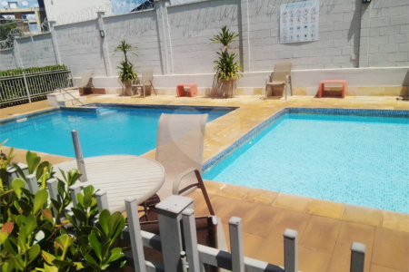 Apartamento no Condomínio Ipê Branco .