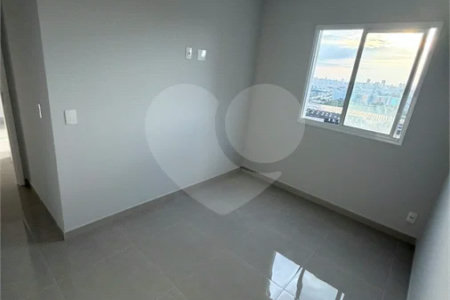 Apartamento à venda na Vila São João, próximo as Shopping Internacional de Guarulhos, com 43 m² com 2 dormitórios e 1 vaga de garagem