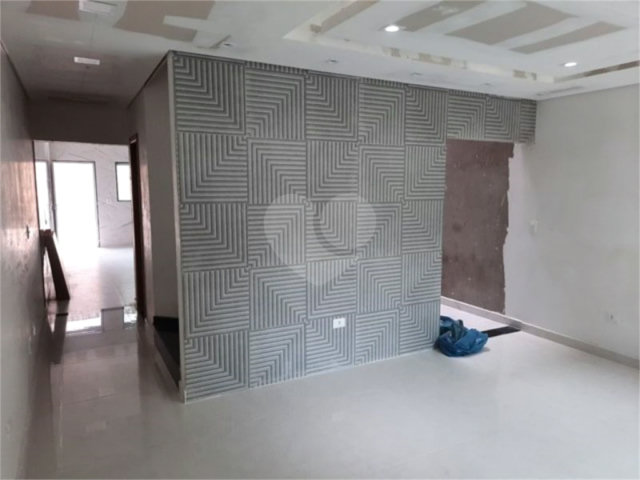 Sobrado à venda com 3 quartos em Itaquera, São Paulo, SP