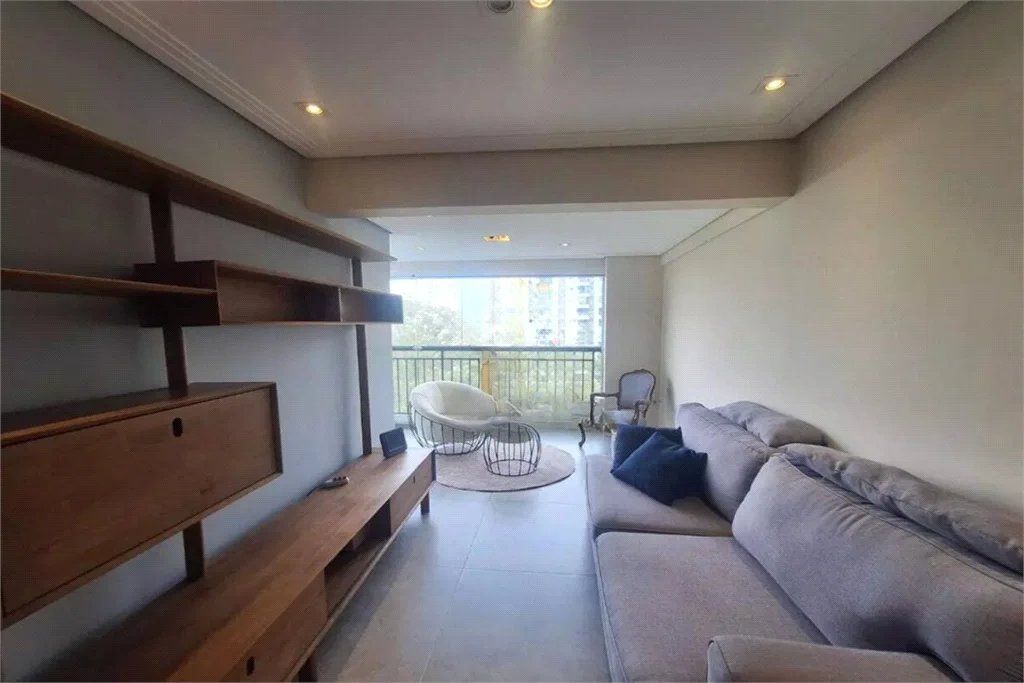 Apartamento à venda com 3 quartos, sendo 1 suíte, em Parque Reboucas, São Paulo, SP