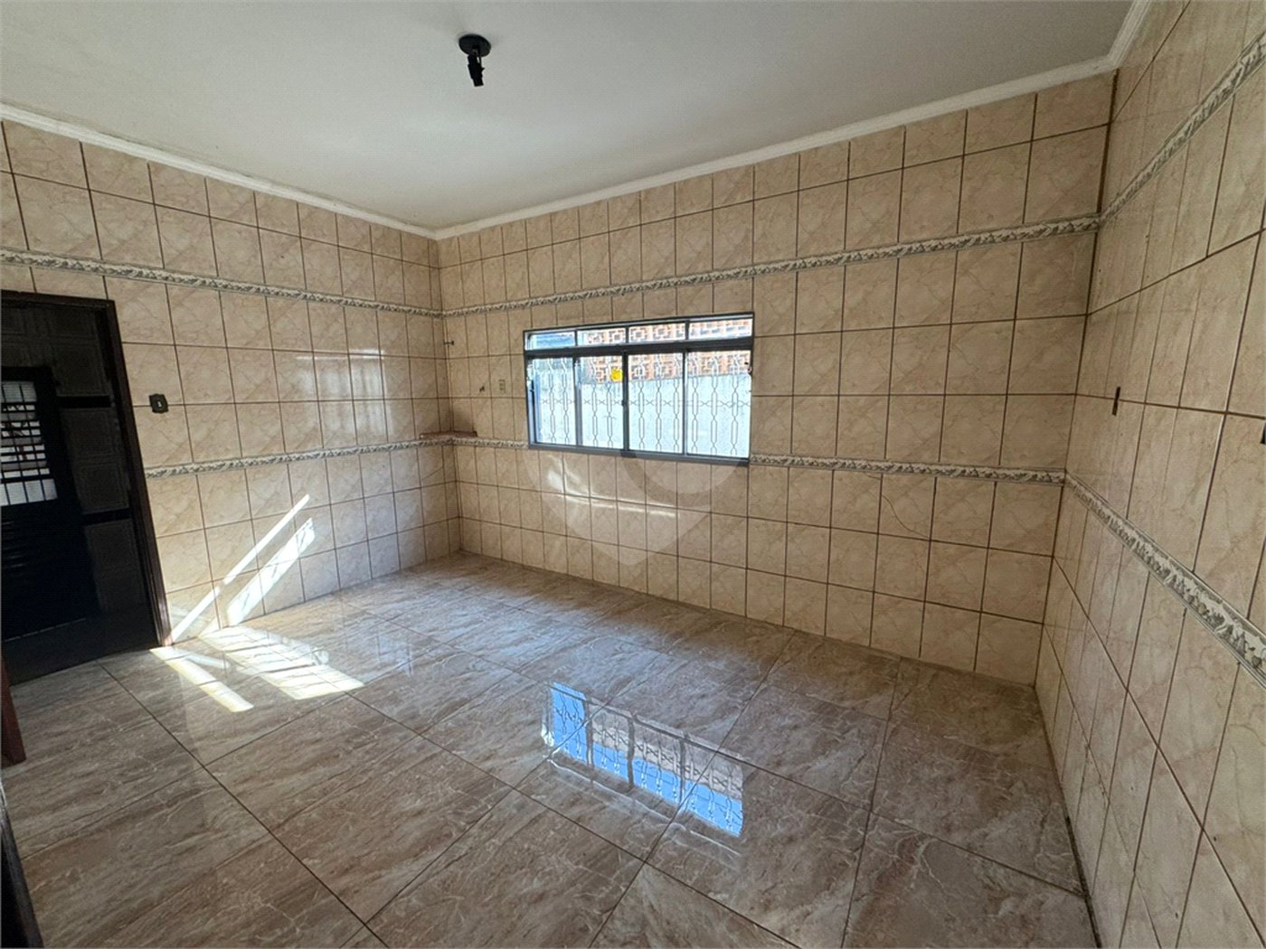 Casa á venda, com 2 Dormitórios e Edícula, em São Carlos-SP.