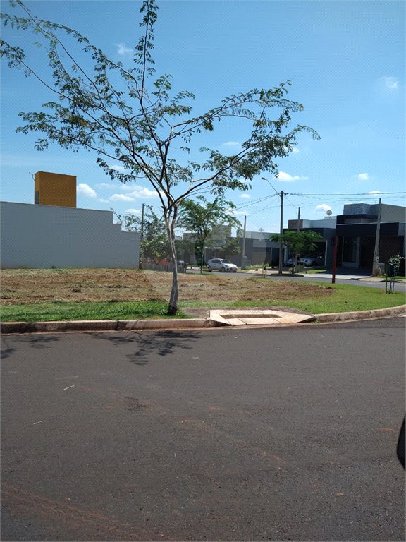 Terreno de Esquina no Condomínio Atlanta – Oportunidade Imperdível em Araraquara