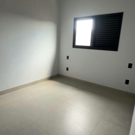 Casa à venda com 3 quartos no condomínio Villa de León, Três Lagoas - MS