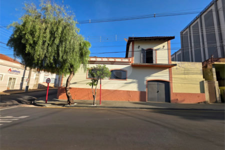 Sobrado 3 quartos 1 suíte centro
