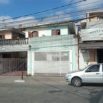 Ótimo sobrado, com amplo espaço interno (127m2), possuindo 03 dormitórios (01 suíte),