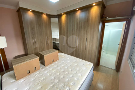 Casa térrea com piscina para venda no Condomínio Quebec.