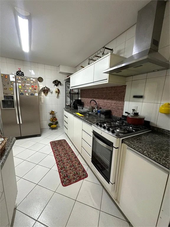 Casa à venda com 3 quartos, sendo 2 suítes, no condomínio Townhouse Village Morumbi, São Paulo - SP