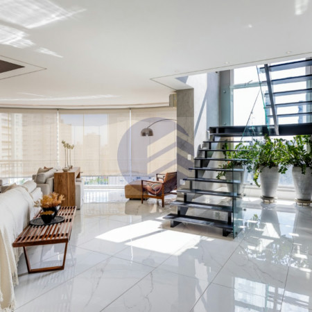 Duplex à venda com 3 quartos, sendo 3 suítes, em Vila Suzana 287m²