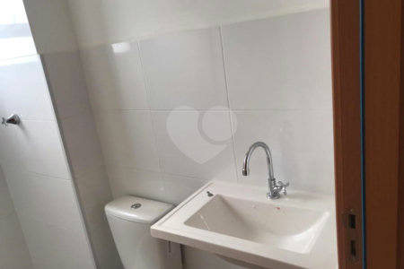 Apartamento no condomínio Monte Berlim