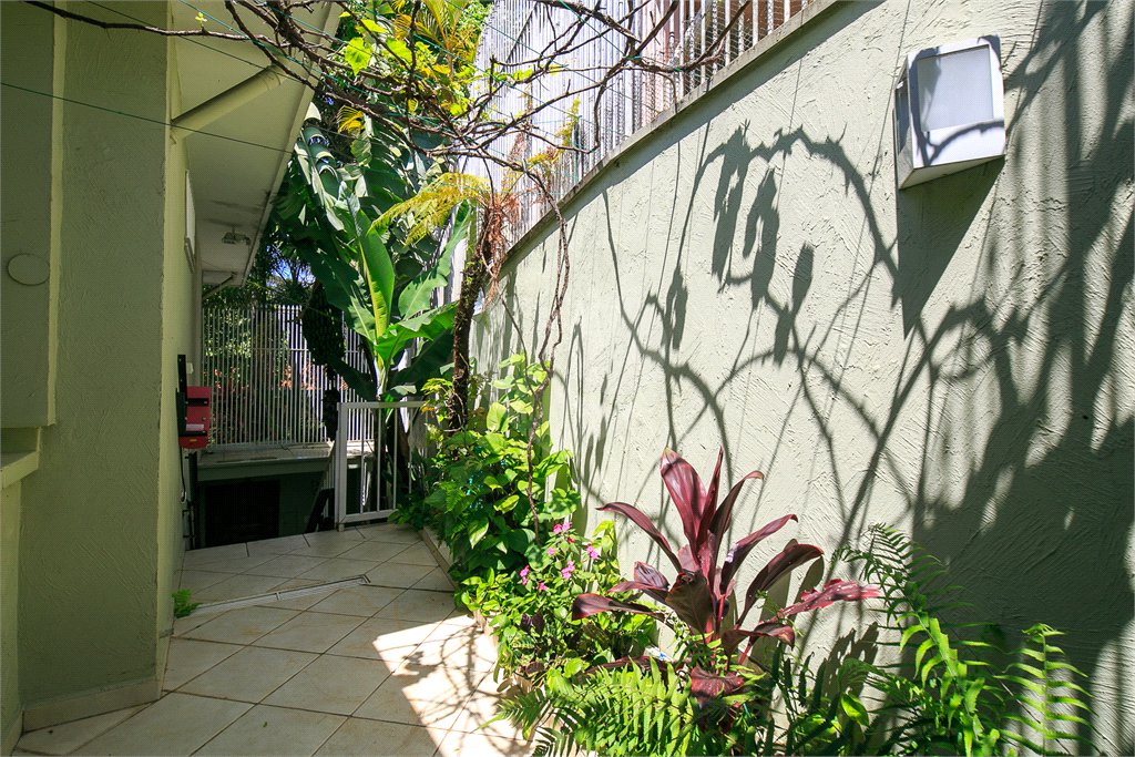 Casa Térrea à venda com 4 suítes em Jardim Marajoara, São Paulo, SP