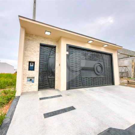 Indaiatuba - Jardim Bom sucesso - Área total: 150m² - Área construída: 115m² - 3 dormitórios sendo 1 suíte com armário planejado;Sala para dois ambientes; Banheiros com box gabinetes e espelhos; Área gourmet com churrasqueira a carvão e móveis planejados; Lavanderia coberta; Ar condicionado na sala