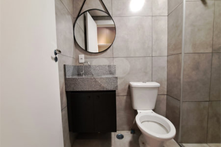 Studio de 35m2 à venda reformado com varanda na Vila Clementino