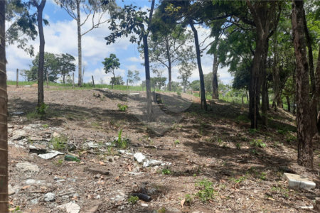 Terreno de 3.150m². Região de Chácaras no Jardim Estancia Brasil, Atibaia, SP
