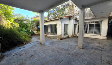 Casa à venda com 4 quartos, sendo 1 suíte, em Indianópolis, São Paulo, SP