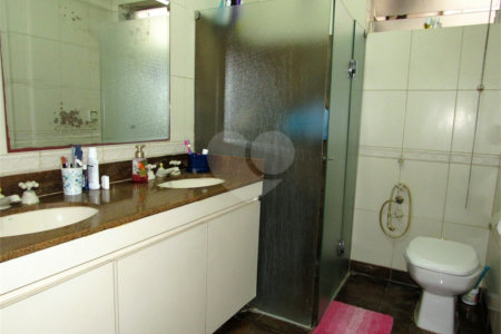 Casa Térrea à venda com 3 quartos, sendo 1 suíte, em Chácara Flora, São Paulo, SP