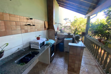Sobrado para venda, com 3 dormitórios, sendo 1 suíte.