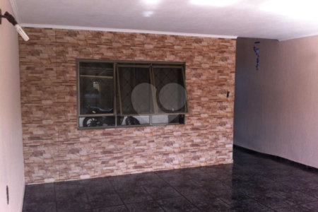 Casa térrea para venda.