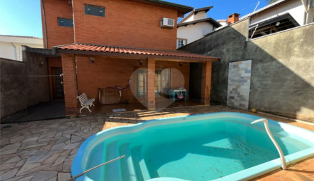 Casa à venda com 3 quartos, sendo 1 suíte,  em Vila Independência, Piracicaba, SP