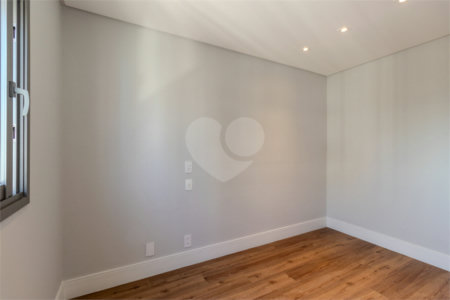 Apartamento para venda em Moema com 3 quartos, sendo 3 suítes, 2 vagas, 149 m²