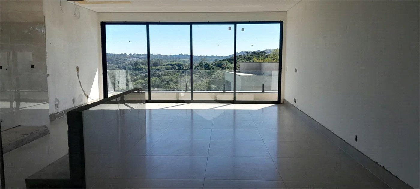Casa a Venda no Condomínio Reserva Santa Isabel em Louveira/SP