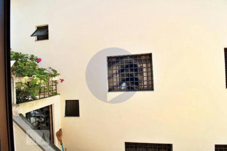 Casa para alugar com 3 quartos, sendo 1 suíte, em Jardim Monte Kemel, São Paulo - SP