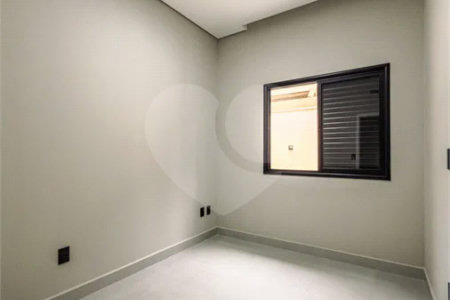 Indaiatuba - Jardim Bom sucesso - Área total: 150m² - Área construída: 115m² - 3 dormitórios sendo 1 suíte com armário planejado;Sala para dois ambientes; Banheiros com box gabinetes e espelhos; Área gourmet com churrasqueira a carvão e móveis planejados; Lavanderia coberta; Ar condicionado na sala
