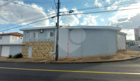 Casa à venda com 5 quartos, sendo 1 suíte,  em Jardim Santa Paula, São Carlos, SP