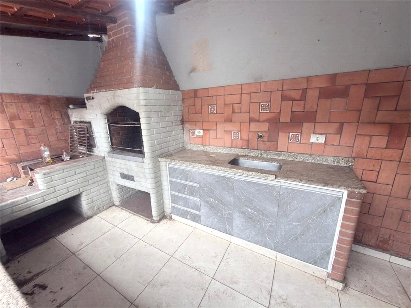 Casa Completa à Venda ou para Locação no Bairro Caxambu– Conforto e Sofisticação!