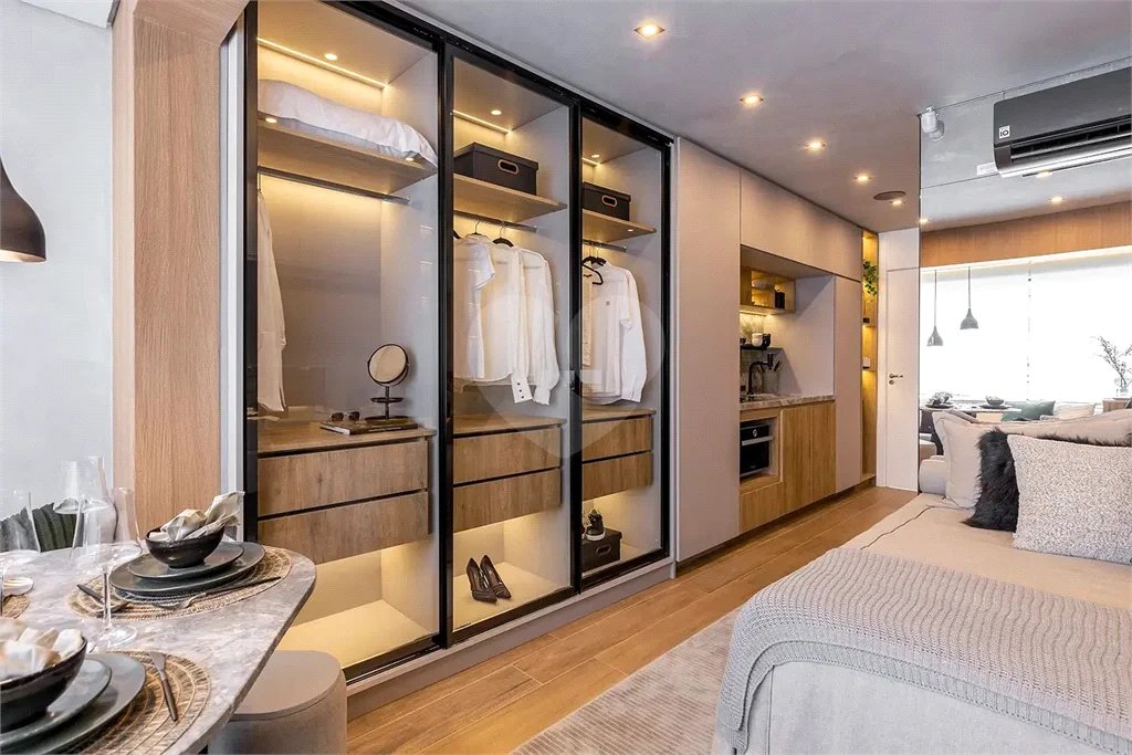 Uma região encantadora com diversos lugares para explorar. Em um terreno com mais de 6 mil m² de área, contará com 3 torres em 2 condomínios independentes e exclusivos. 850m do metrô Butantã. Apartamento andar alto, 1 dormitório. 1 vaga de garagem. DIVERSÃO: Espaço gourmet, brinquedoteca, churrasque