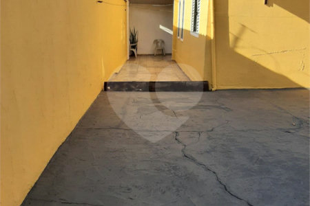 Casa com Salão Comercial no Aracy