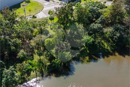 Indaiatuba - Condomínio Milano - Sobrado - 350 m² de terreno - 240 m² de área construída - 4 vagas de garagem, sendo 2 cobertas - Salas de estar e jantar integradas - 3 suítes com closet e varanda no pavimento superior - Escritório no térreo - Espaço gourmet com churrasqueira - Banheiro externo
