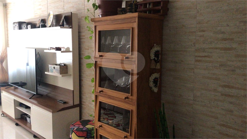 Casa à venda com 3 quartos, sendo 1 suíte,  no condomínio Felipe, São Paulo - SP