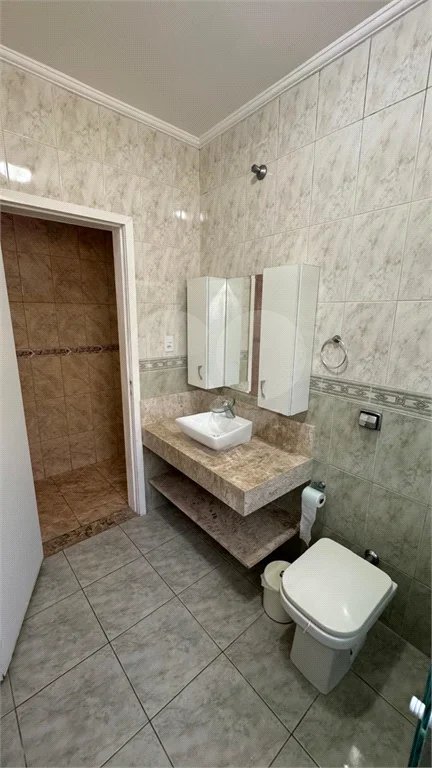 Sobrado na Vila Prudente com 161m², 2 dormitórios, 1 suíte e 2 vagas de garagem