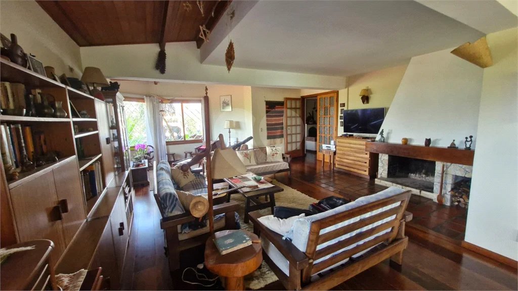 Sobrado a venda | 4 Dormitorios ( 2 suites) | 5 vagas na Vila Albertina