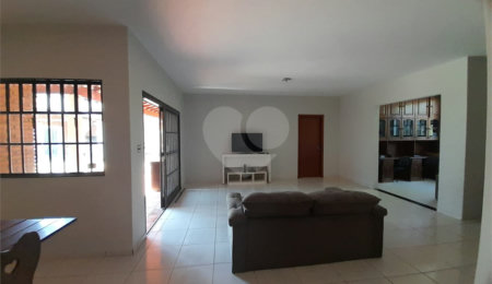 Casa à venda com 4 quartos, sendo 3 suítes,  em Parque Santa Mônica, São Carlos, SP