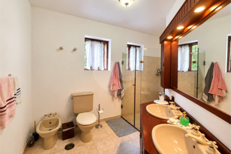 Sobrado com cinco quartos sendo 3 suites 4 vagas| R$ 3.300.000 no Alto da Boa Vista - São Paulo