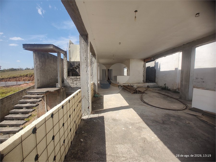 Terreno 810 metros à venda em Atibaia com projeto aprovado exclusivo de alto padrão com construção inacabada