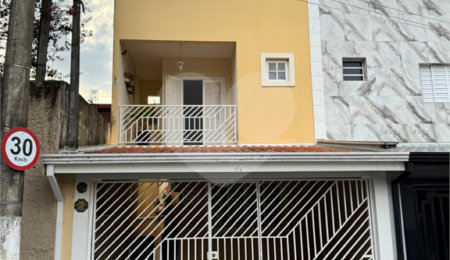 Sobrado à venda com 3 quartos, sendo 1 suíte,  em Parque dos Sabiás, Louveira, SP