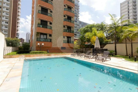 Apartamento à venda na Vila Nova Conceição, mobiliado pronto para morar com varanda e 1 vaga
