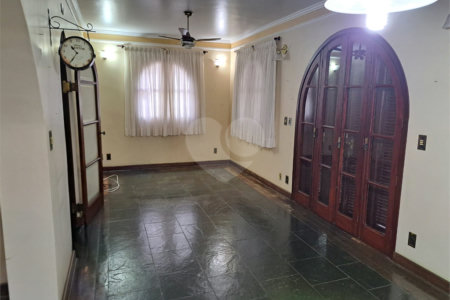 Casa térrea no Centro