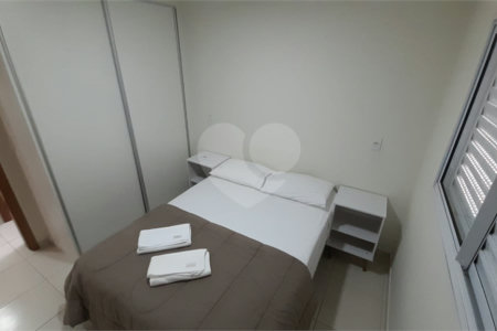 Apartamento no Condomínio Residencial Pieta .