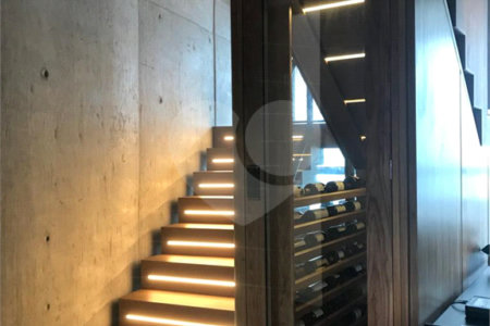 Apartamento Duplex com 2 dormitórios para Venda na Vila Nova Conceição/ São Paulo-SP