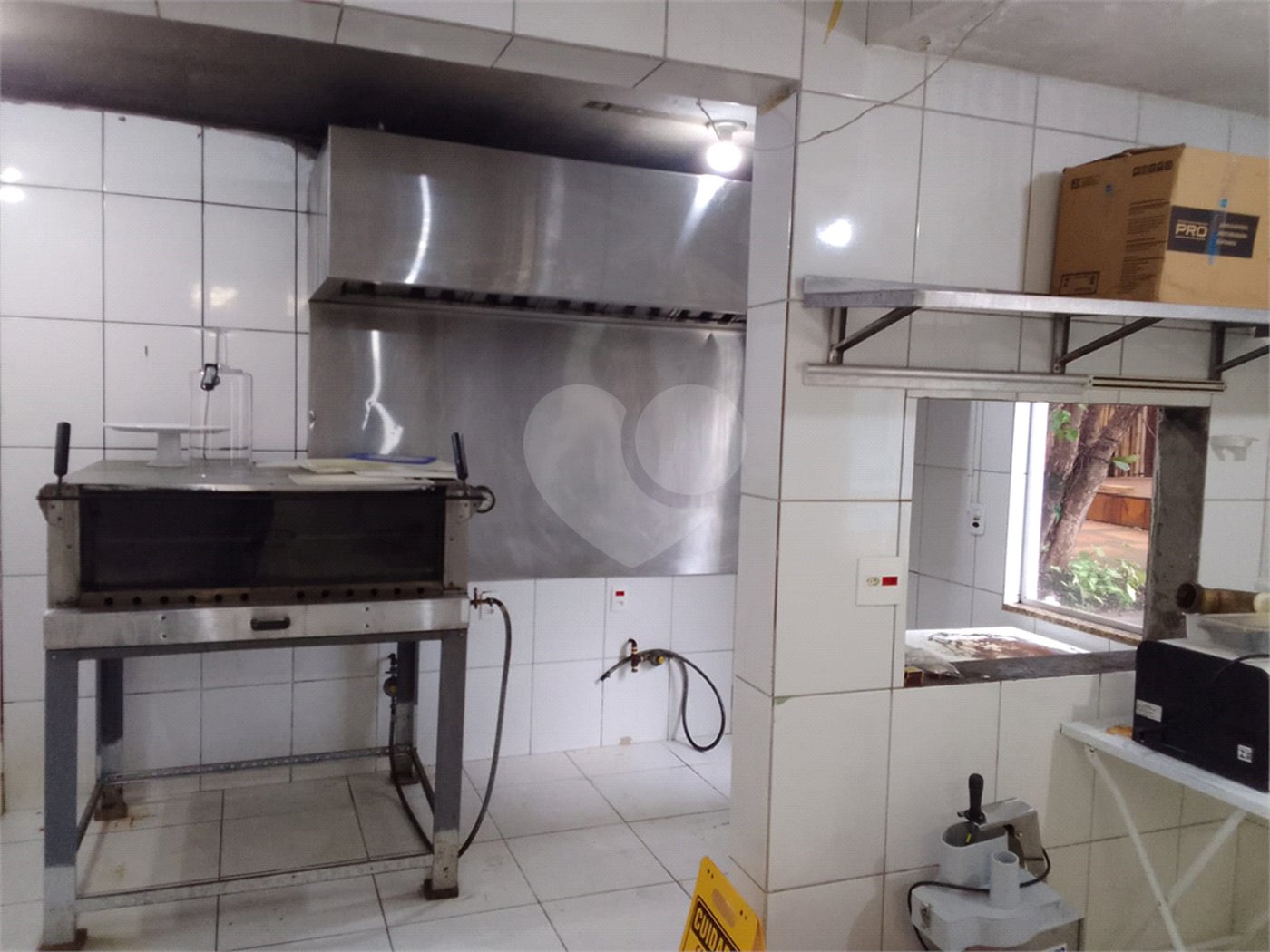 Galpão Comercial à Venda ou Locação – Rua 9 de Julho – Espaço Versátil e Arborizado