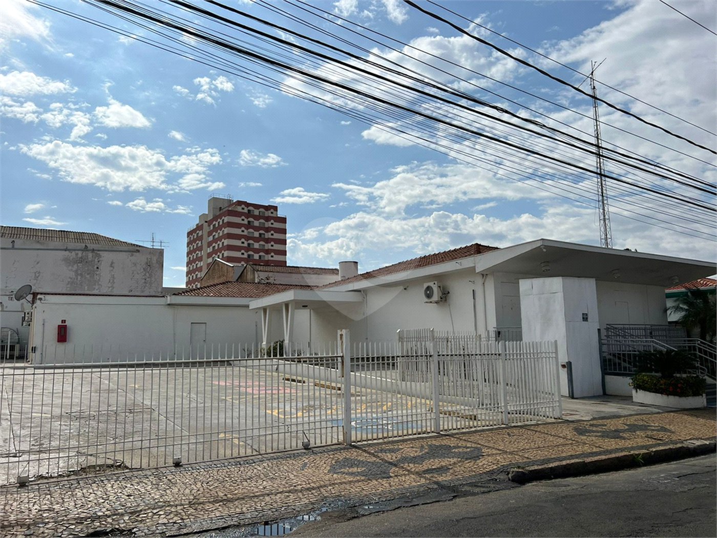 VENDA - Imóvel Comercial na Região Central de Indaiatuba com 741,63 m2 de construção, 1440,00 m2
