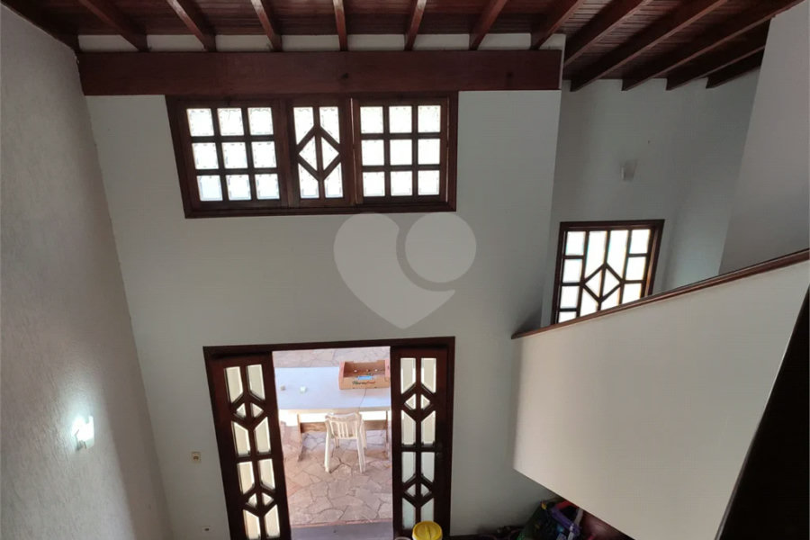 Casa Espetacular com Piscina e Churrasqueira à Venda na Vila Rezende