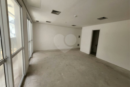 Sala comercial a venda em frente ao Allianz Parque