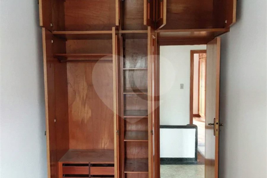 Sobrado à venda na Saúde c/ 330m2 - 5 Quartos/1 Suíte/2Vagas