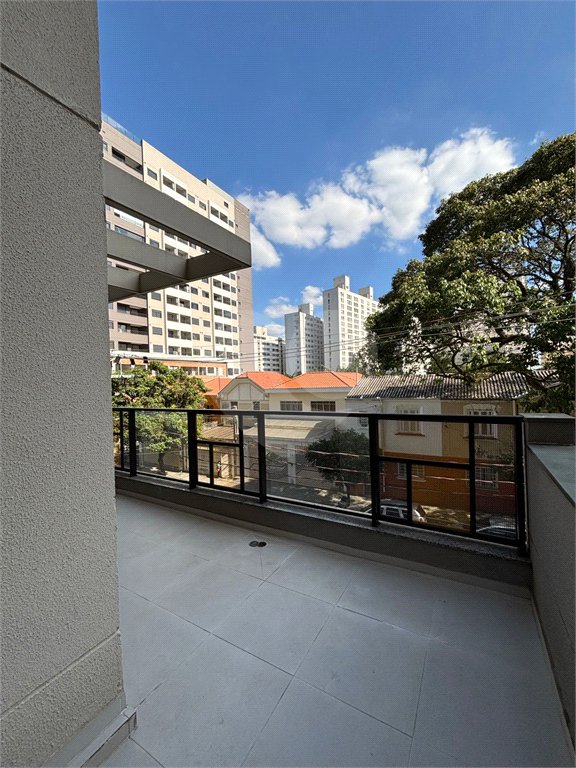 Apartamento aconchegante com terraço e sacada