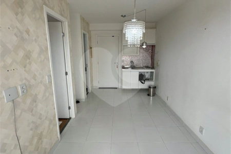 Apartamento à Venda na Rua Catumbi – 33m²
